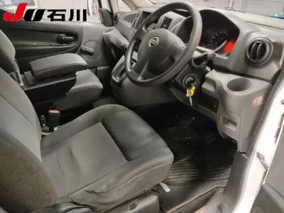 NISSAN NV200 3
