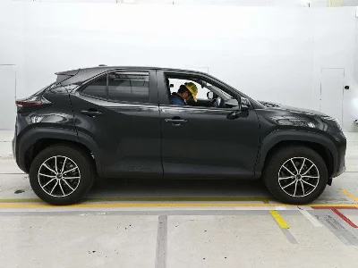 TOYOTA YARIS CROSS 3