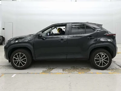 TOYOTA YARIS CROSS 4