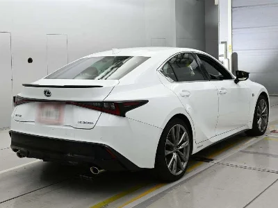 LEXUS IS