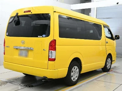 TOYOTA HIACE