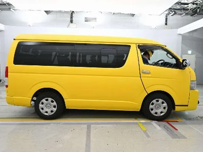 TOYOTA HIACE
