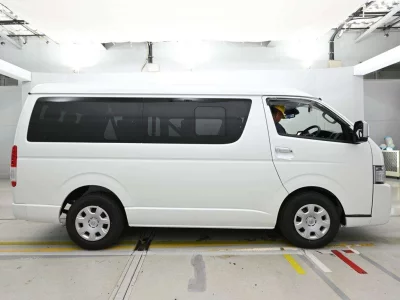TOYOTA HIACE