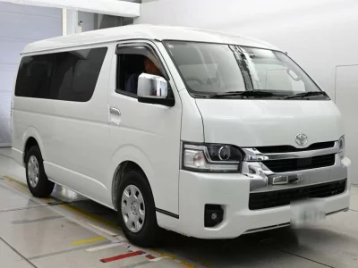 TOYOTA HIACE
