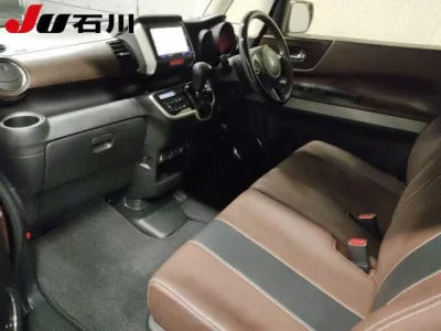 HONDA N BOX SLASH