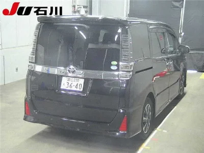 TOYOTA VOXY