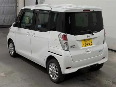 NISSAN DAYZ ROOX