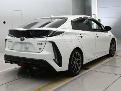 TOYOTA PRIUS PHV