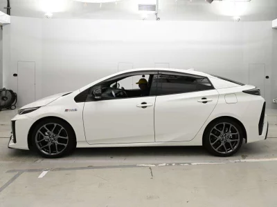 TOYOTA PRIUS PHV