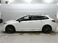 Цена авто Toyota Corolla Touring с аукционов Японии, номер кузова ZWE211W, пробег 30 000, оценка 1