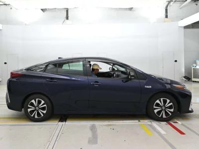 TOYOTA PRIUS PHV