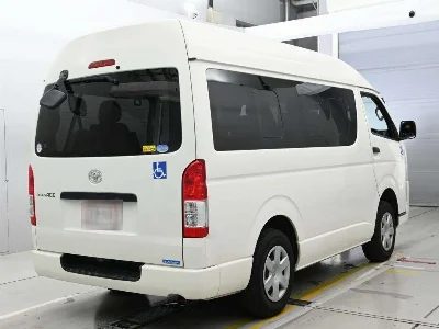 TOYOTA REGIUS VAN