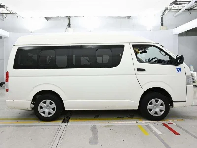 TOYOTA REGIUS VAN