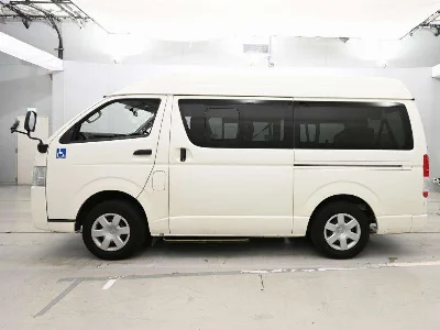 TOYOTA REGIUS VAN