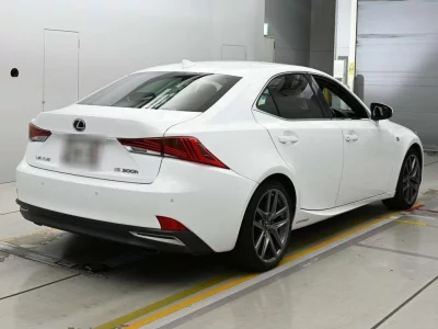 LEXUS IS