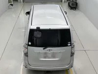 Цена авто Toyota Voxy с аукционов Японии, номер кузова ZRR70G, пробег 121 000, оценка 6
