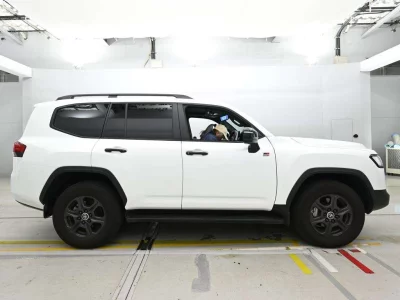 TOYOTA LAND CRUISER