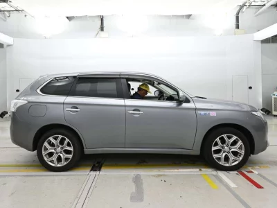 MITSUBISHI OUTLANDER PHEV