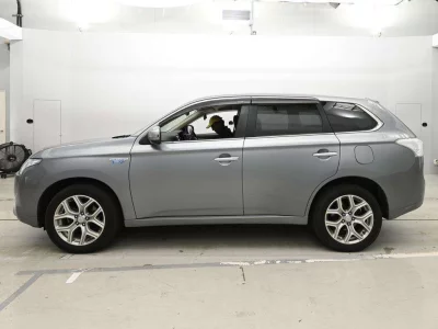 MITSUBISHI OUTLANDER PHEV