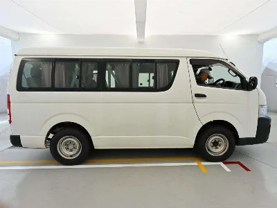 TOYOTA HIACE