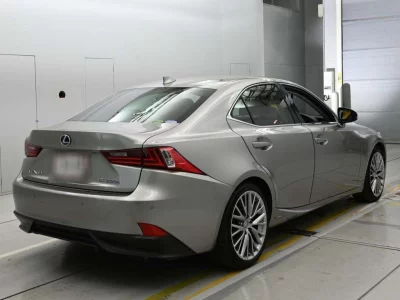 LEXUS IS