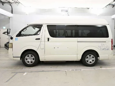 TOYOTA REGIUS VAN