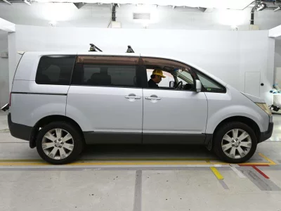MITSUBISHI DELICA D5