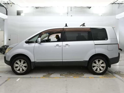MITSUBISHI DELICA D5