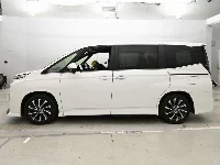 Цена авто Toyota Voxy с аукционов Японии, номер кузова ZWR90W, пробег 41 000, оценка 1