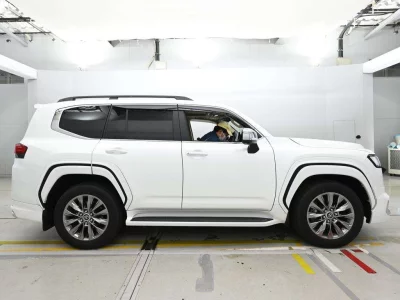 TOYOTA LAND CRUISER
