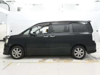 Цена авто Toyota Voxy с аукционов Японии, номер кузова ZRR70W, пробег 55 000, оценка 2