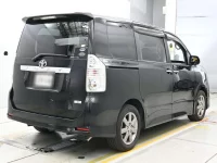 Цена авто Toyota Voxy с аукционов Японии, номер кузова ZRR70W, пробег 55 000, оценка 2