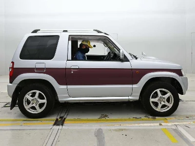 MITSUBISHI PAJERO MINI