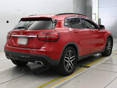 MERCEDES BENZ GLA