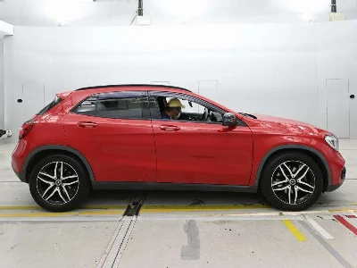 MERCEDES BENZ GLA