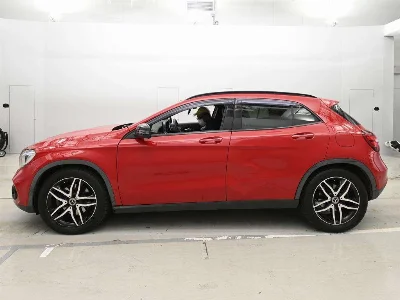MERCEDES BENZ GLA