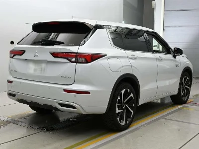 MITSUBISHI OUTLANDER PHEV