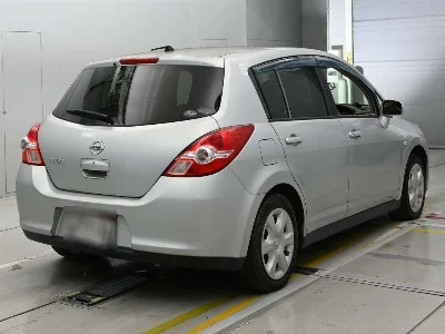 NISSAN TIIDA