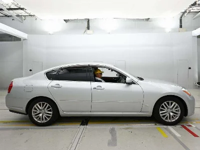 NISSAN FUGA