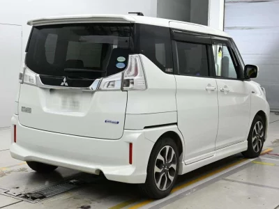MITSUBISHI DELICA D2