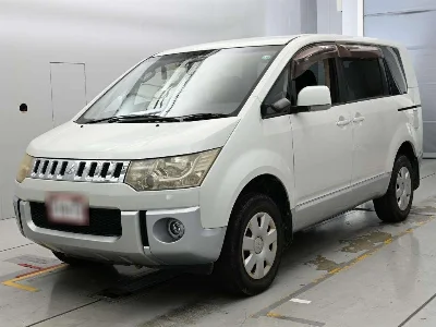 MITSUBISHI DELICA D5
