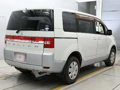 MITSUBISHI DELICA D5