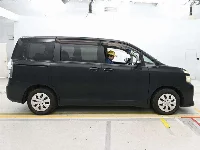 Цена авто Toyota Voxy с аукционов Японии, номер кузова ZRR70G, пробег 195 000, оценка 2