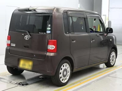 TOYOTA PIXIS SPACE