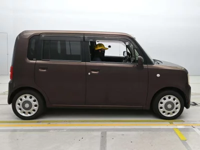 TOYOTA PIXIS SPACE
