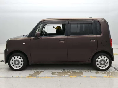 TOYOTA PIXIS SPACE