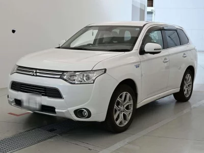 MITSUBISHI OUTLANDER PHEV