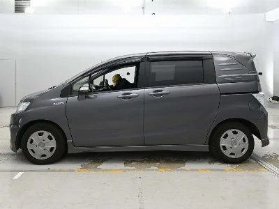 HONDA FREED SPIKE