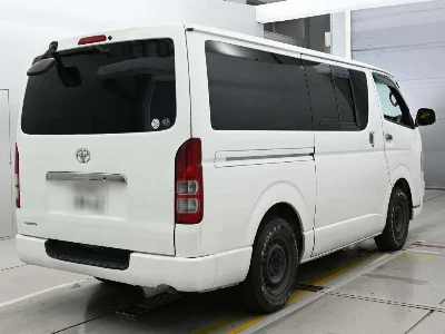 TOYOTA REGIUS VAN