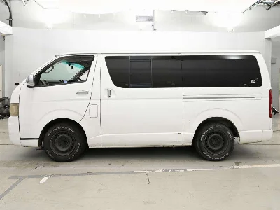 TOYOTA REGIUS VAN